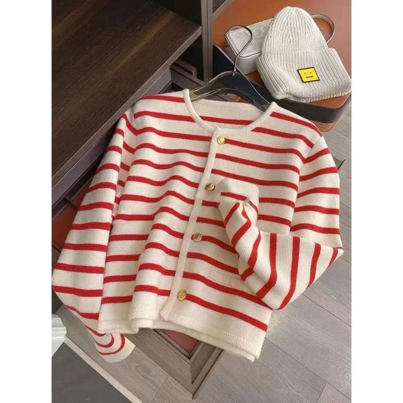Black And White Color Blocking Striped Soft Suppled Sweater Jacket For Women 2024 Spring Autumn Outer Wear Age Reducing Cropped Knit
