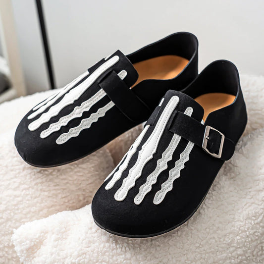 The Boken men's shoes for all four seasons feature a British style and are versatile and casual. They have soft soles and are su