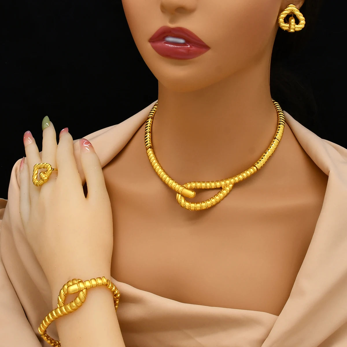 Dubai Luxury Nigerian Wedding Golden Jewelry Sets For Lady Bridal Necklace Sets Indian Party Jewellery Engagement Gifts