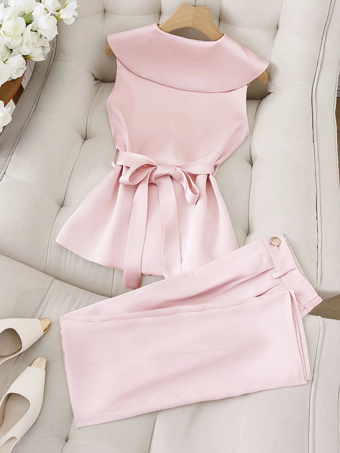 ZHUANIE Two Piece Solid Color Sleeveless Top And Trousers