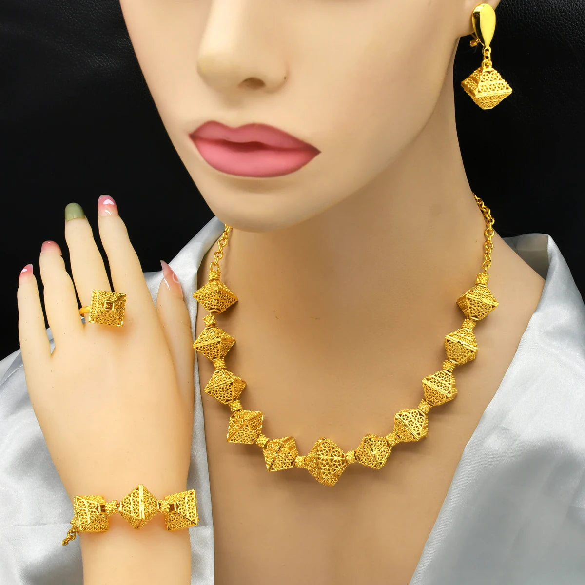 Dubai Luxury Nigerian Wedding Golden Jewelry Sets For Lady Bridal Necklace Sets Indian Party Jewellery Engagement Gifts