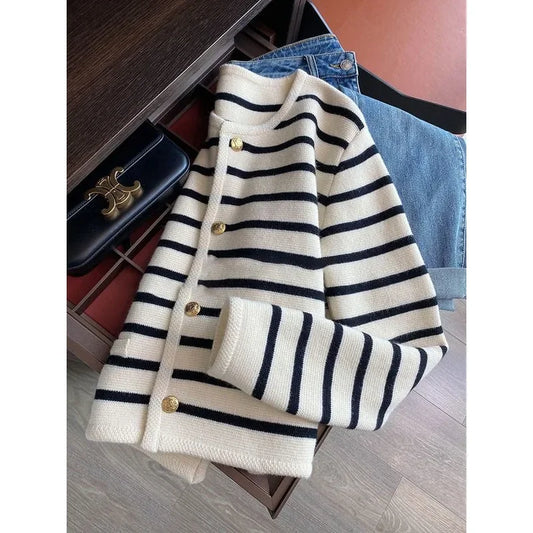 Black And White Color Blocking Striped Soft Suppled Sweater Jacket For Women 2024 Spring Autumn Outer Wear Age Reducing Cropped Knit