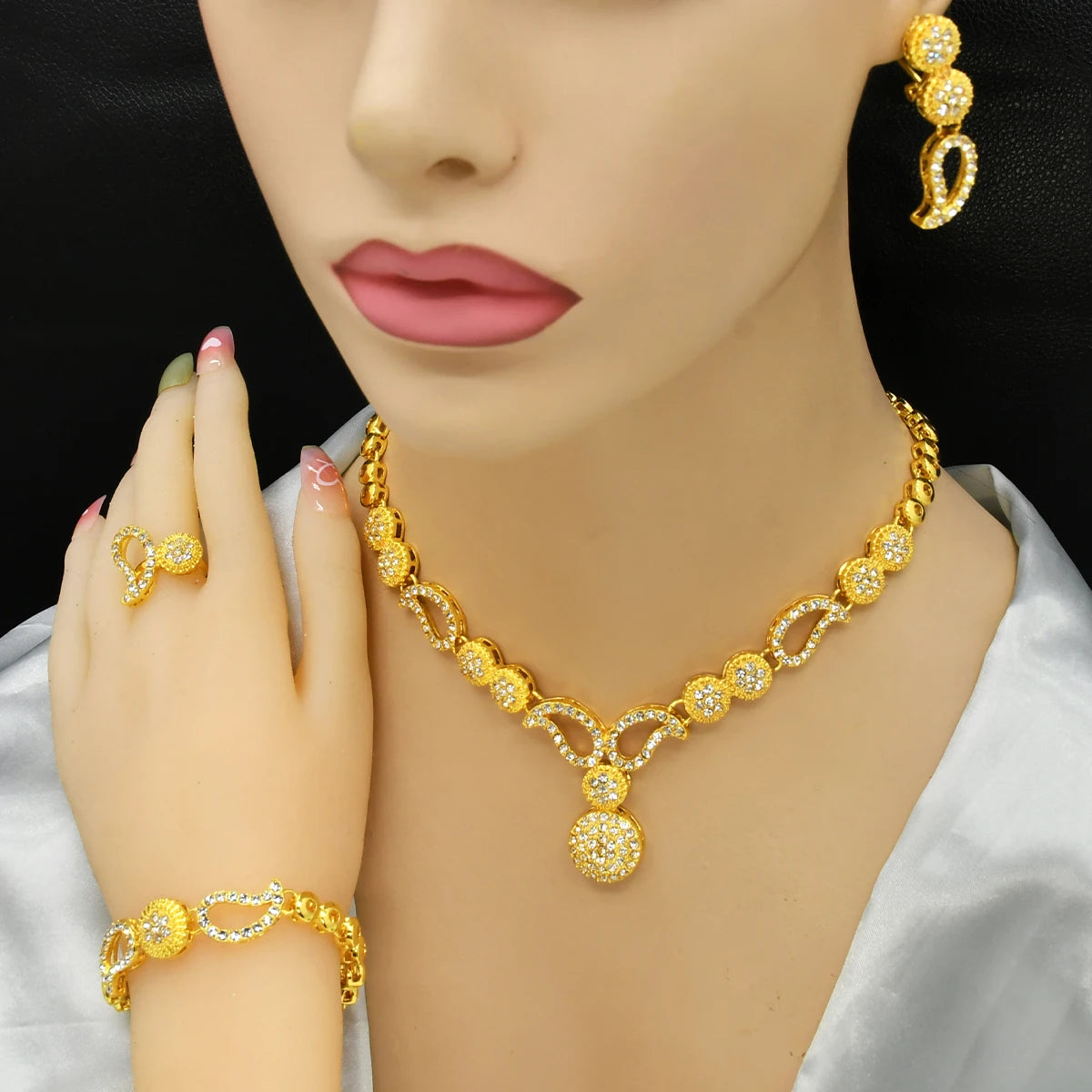 Dubai Luxury Nigerian Wedding Golden Jewelry Sets For Lady Bridal Necklace Sets Indian Party Jewellery Engagement Gifts