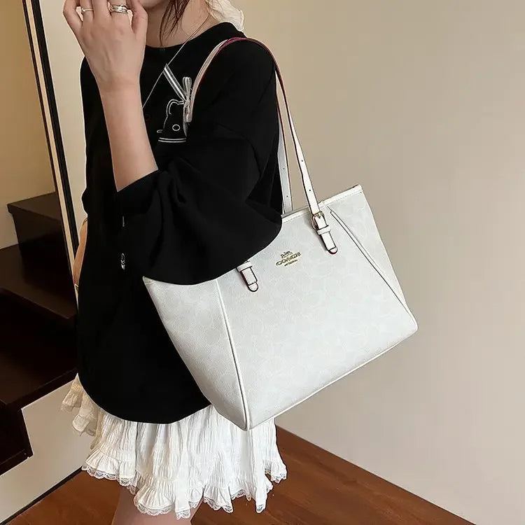 2025 Women's Tote Bag Ample Storage Stylish Single Shoulder Design Ultra Versatile for Effortless Commuting