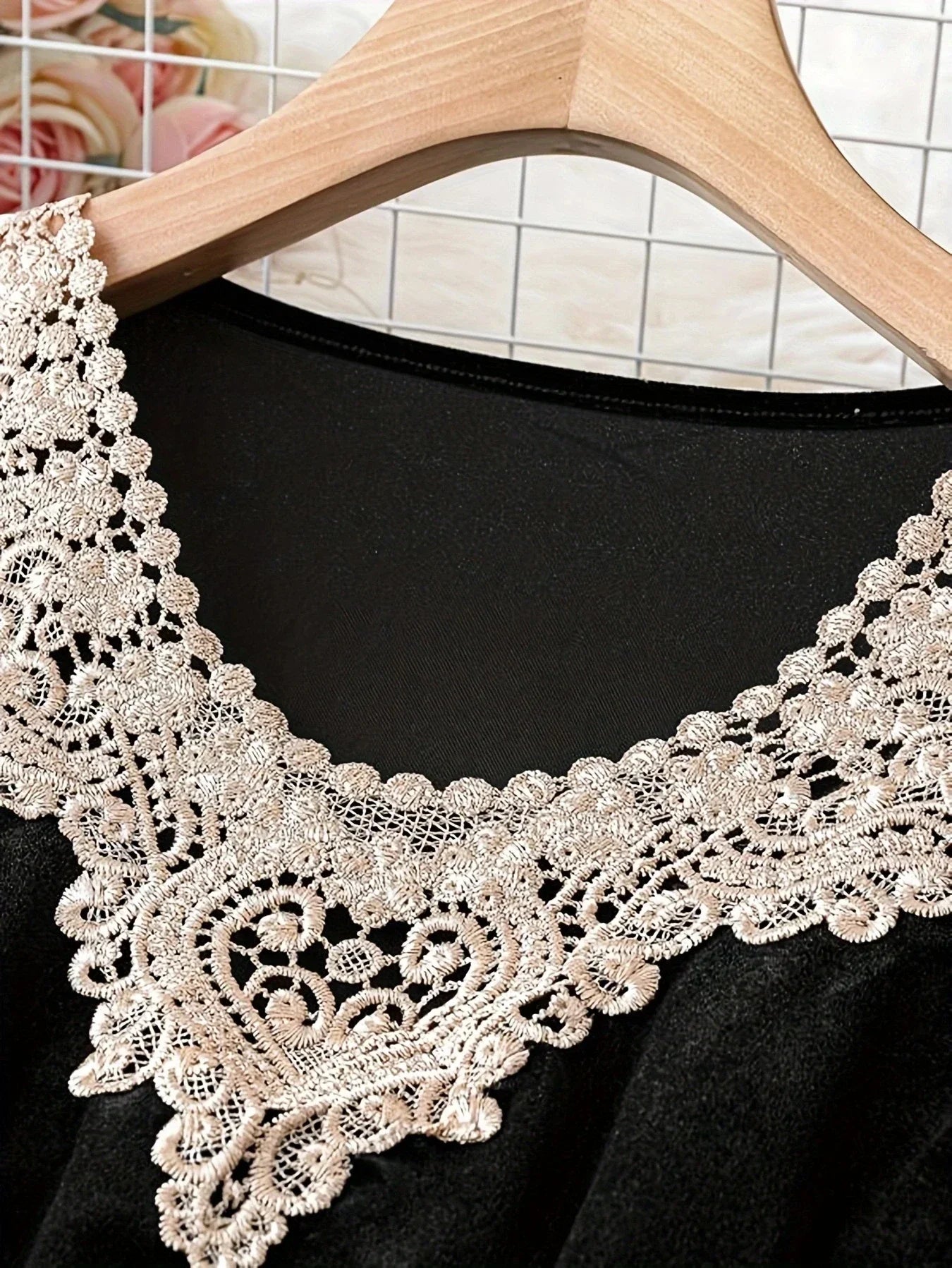 Women's Plus Size 1XL to 5XL Fashion Contrast Lace Shirt Casual Solid Color Long Sleeve Round Neck Blouse
