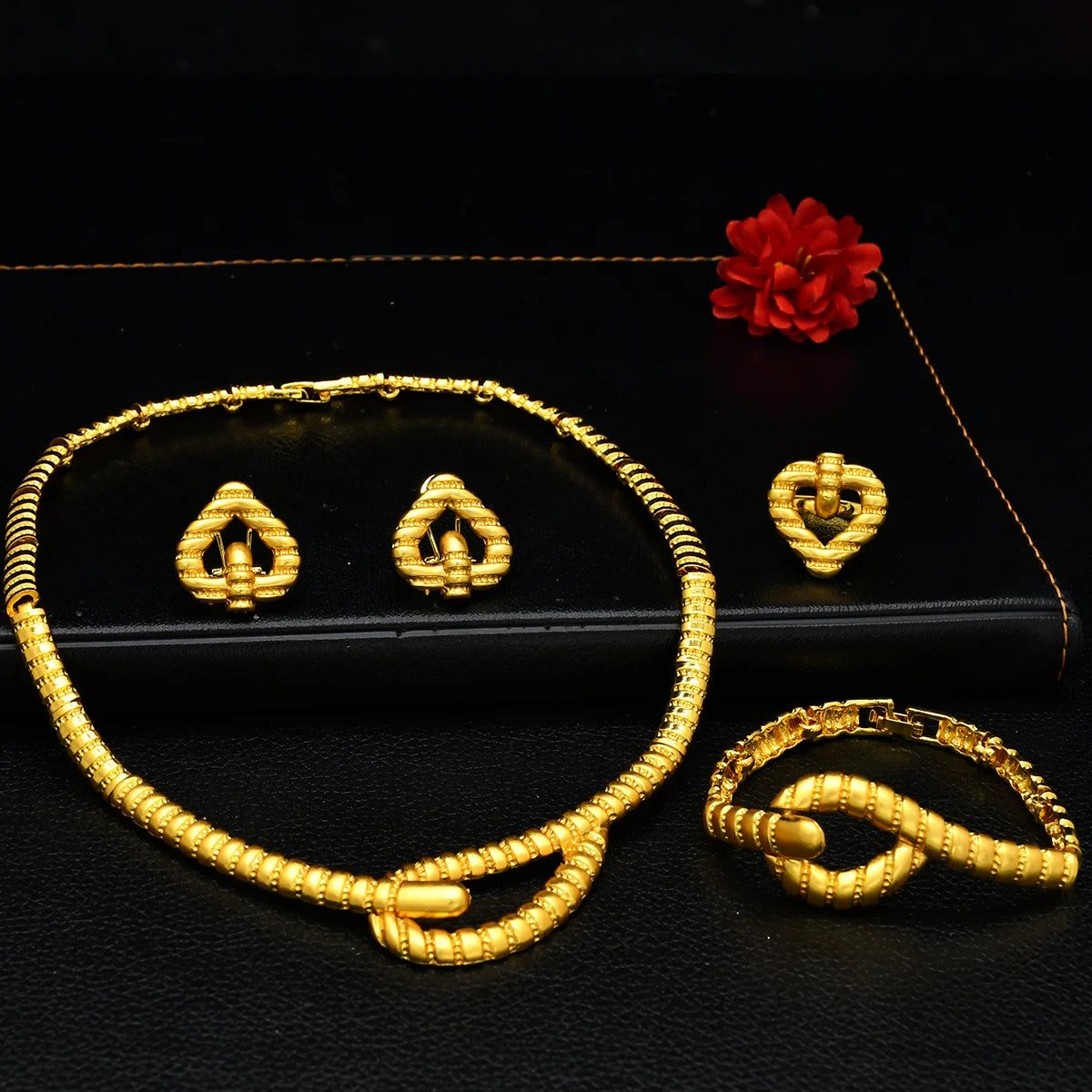 Dubai Luxury Nigerian Wedding Golden Jewelry Sets For Lady Bridal Necklace Sets Indian Party Jewellery Engagement Gifts