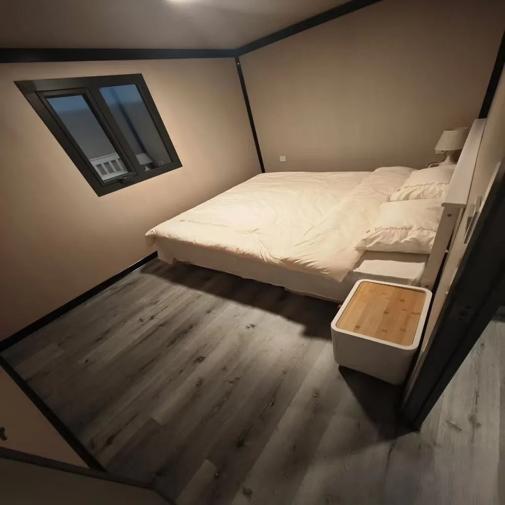 Two Story Mobile Foldable Container House 20ft Expandable Prefab Home with Wheels for Hotel Resort Cabin Outdoor Living