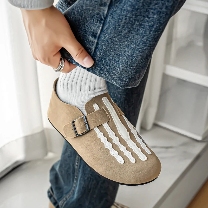 The Boken men's shoes for all four seasons feature a British style and are versatile and casual. They have soft soles and are su