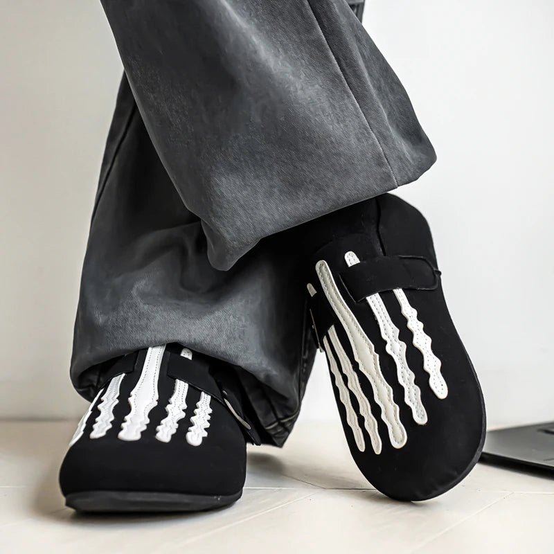 The Boken men's shoes for all four seasons feature a British style and are versatile and casual. They have soft soles and are su