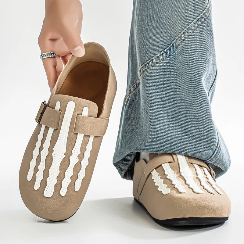 The Boken men's shoes for all four seasons feature a British style and are versatile and casual. They have soft soles and are su