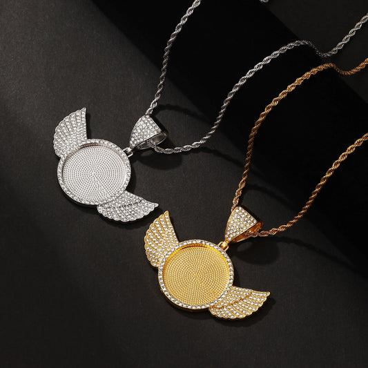 51/2000  Creative personalized round wing pendant with twisted chain, commemorative necklace for hip-hop DIY photo.